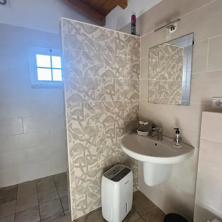 One Bedroom With Private Bathroom And Kitchen * 알코바카