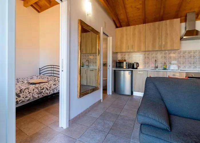 One Bedroom With Private Bathroom And Kitchen Chalet *