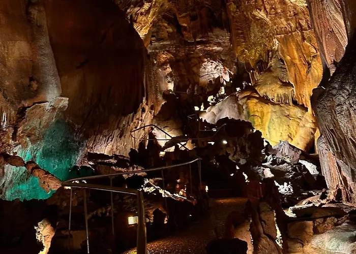 One Bedroom With Private Bathroom And Kitchen *